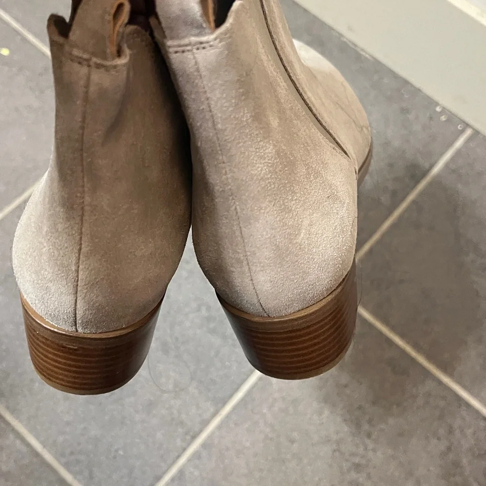 Marc Fisher LTD Women's Yale Pointed Toe Chelsea Boots Sz 10